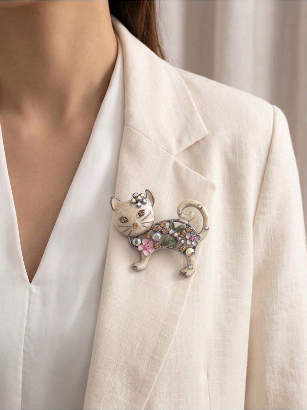 Cat Brooch - Picture 2 of 3